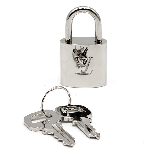 NEW! LOUIS VUITTON Silver Padlock and 2 Keys #315